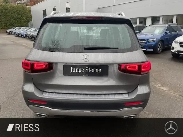 Mercedes-Benz GLB 200