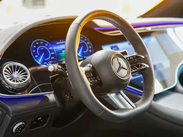 Mercedes-Benz EQE SUV