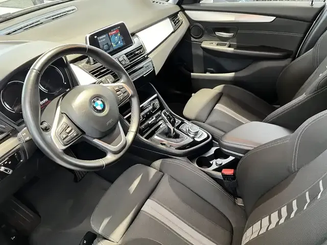BMW 218