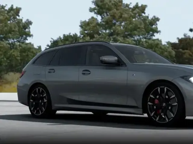 BMW 330