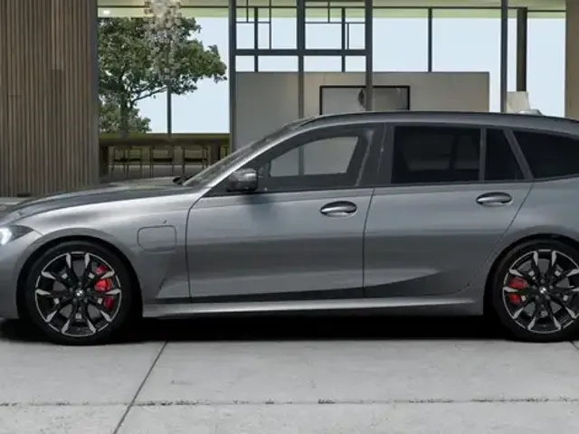 BMW 330