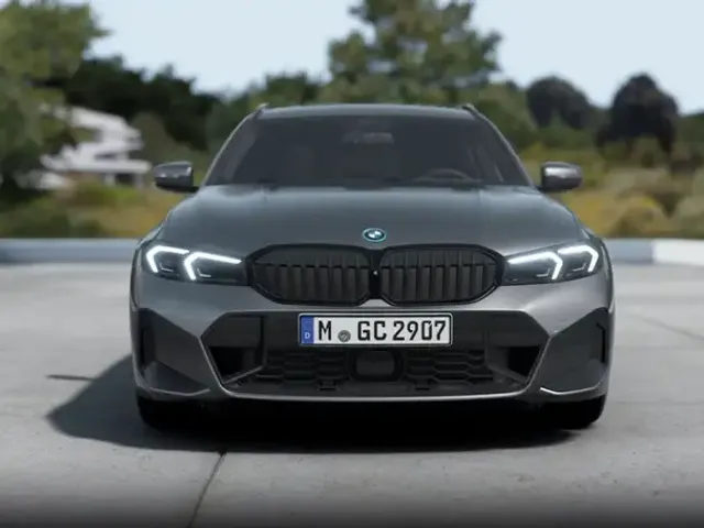 BMW 330
