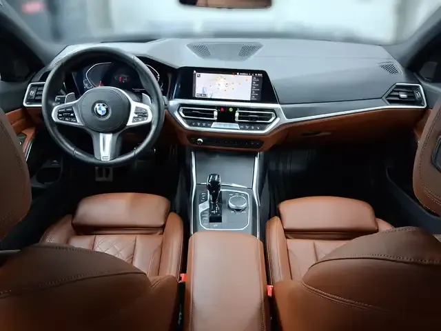 BMW 330
