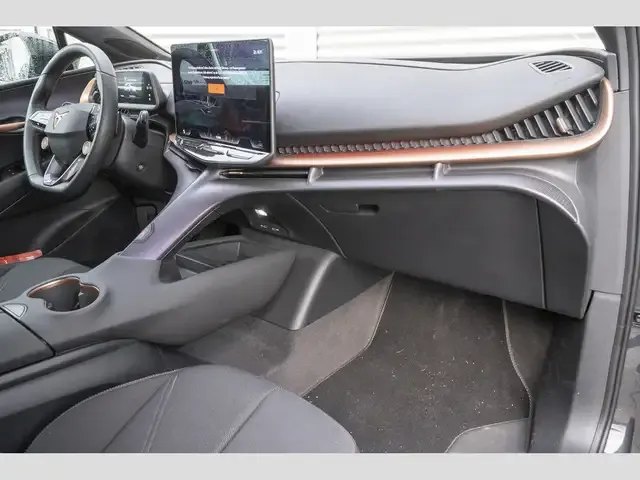 CUPRA Tavascan