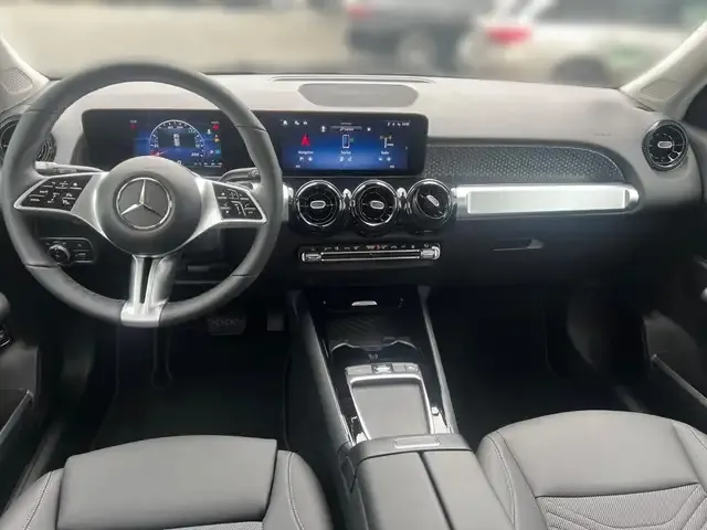 Mercedes-Benz GLB 220