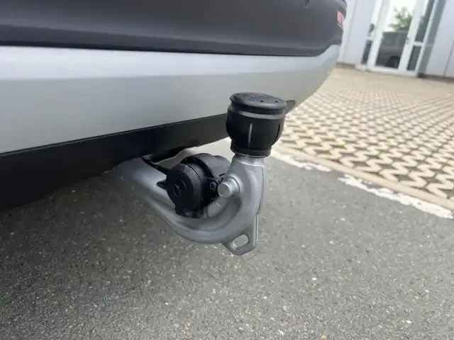 Mercedes-Benz GLB 220