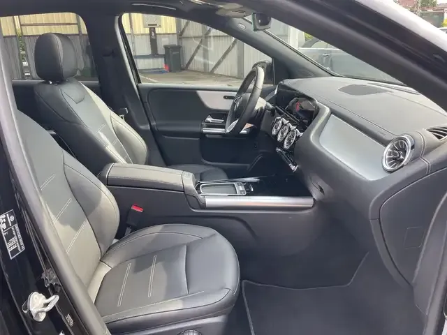Mercedes-Benz B 220