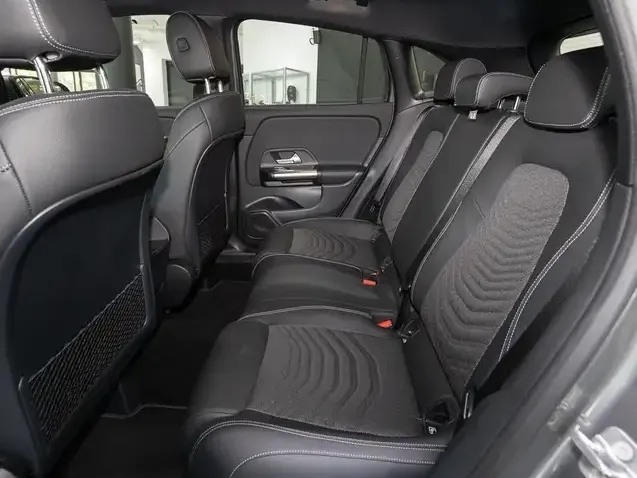 Mercedes-Benz GLA 180