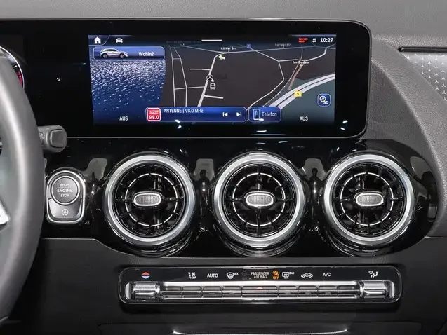 Mercedes-Benz GLA 180