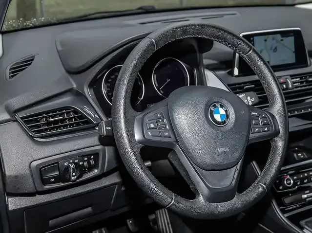 BMW 218