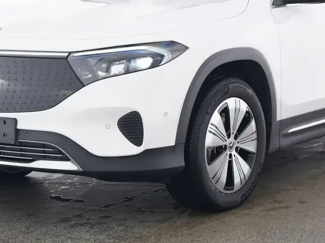 Mercedes-Benz EQB 300