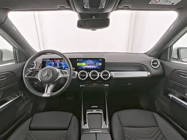 Mercedes-Benz EQB 300