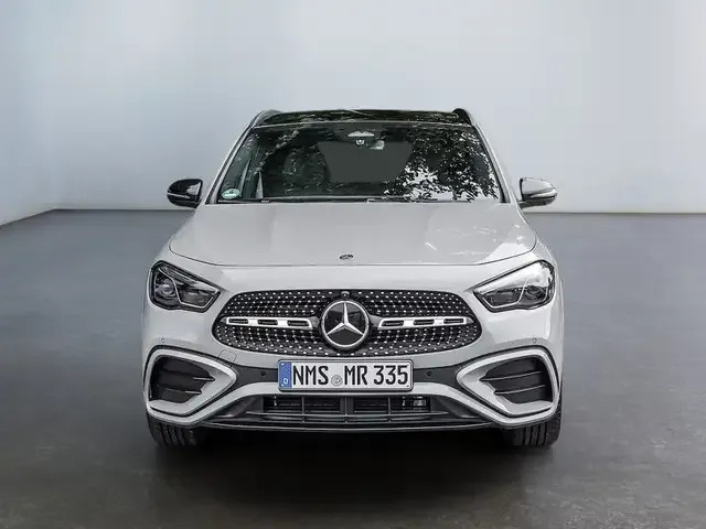 Mercedes-Benz GLA 200