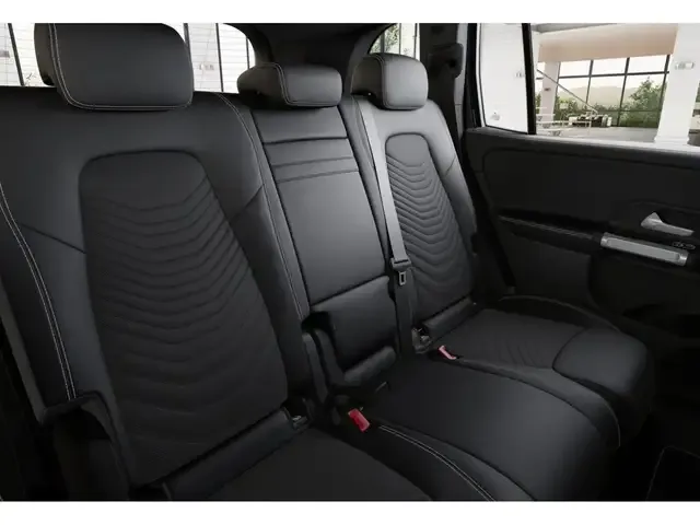 Mercedes-Benz GLB 220