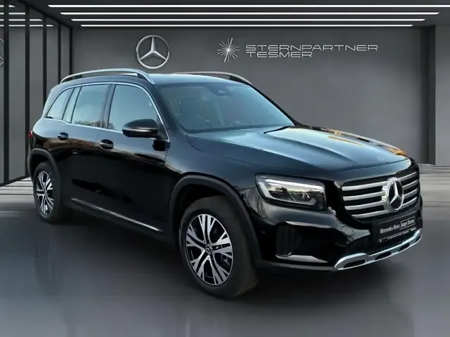 Mercedes-Benz GLB 220