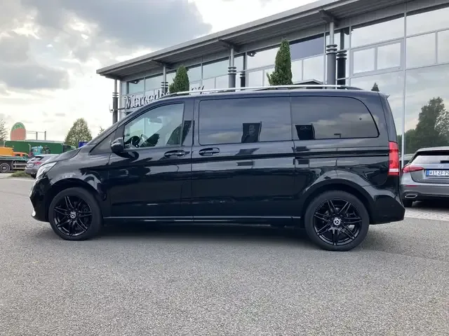 Mercedes-Benz V 250