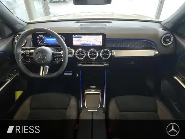 Mercedes-Benz GLB 220