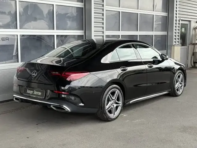 Mercedes-Benz CLA 200