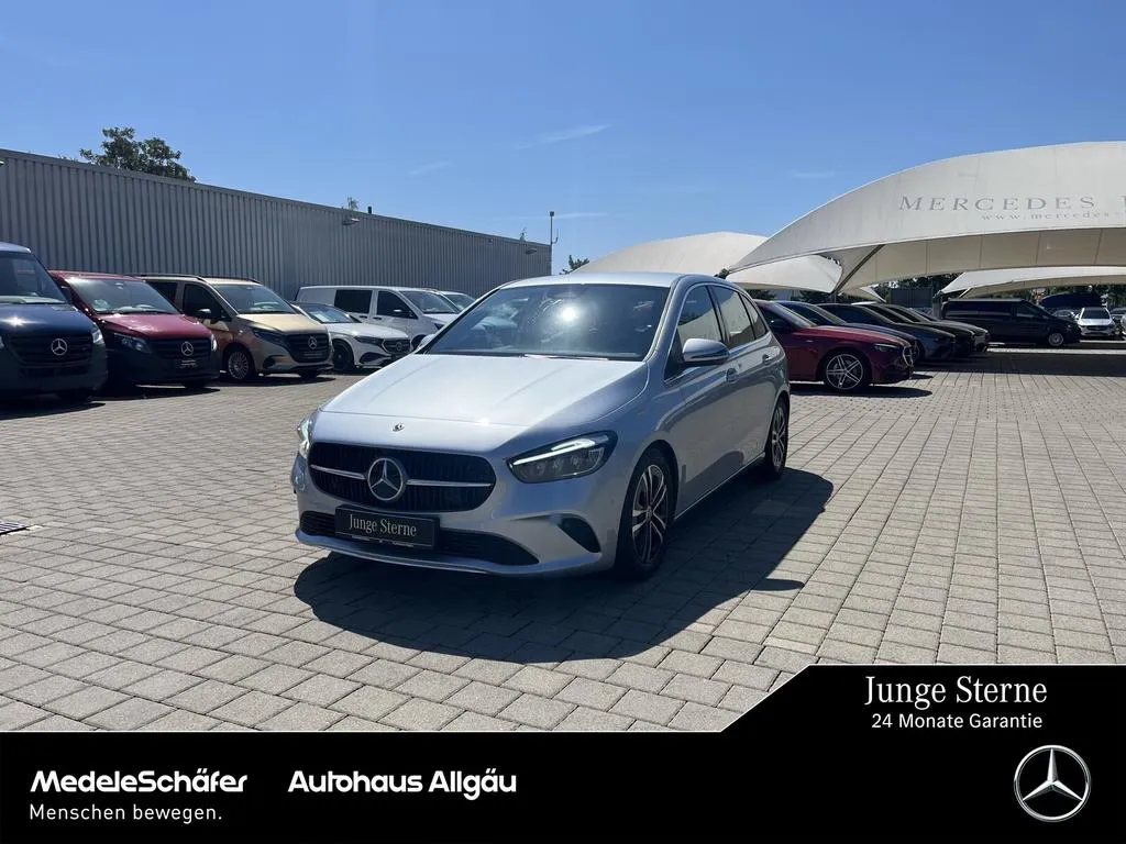 Mercedes-Benz B 220