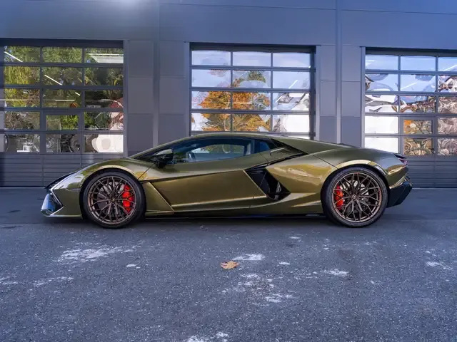 Lamborghini Revuelto