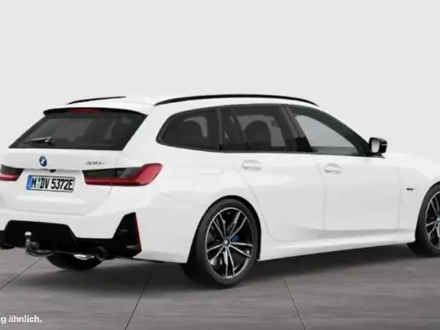 BMW 330