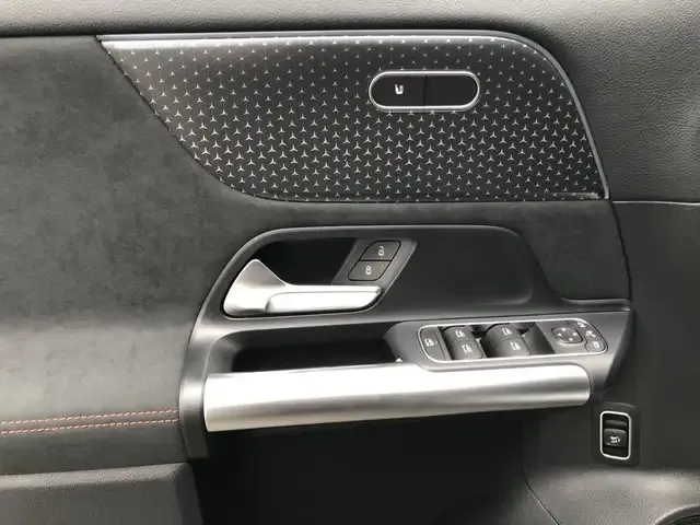 Mercedes-Benz GLA 180