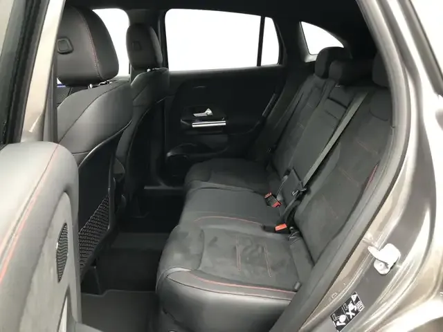 Mercedes-Benz GLA 180