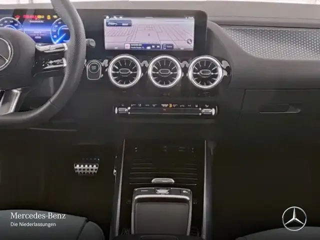 Mercedes-Benz EQA 300