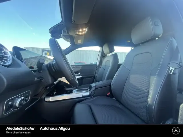 Mercedes-Benz EQB 300