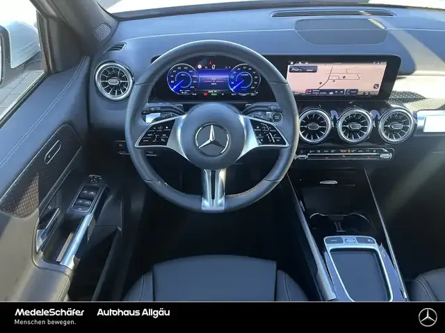 Mercedes-Benz EQB 300