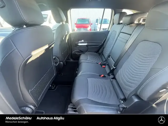 Mercedes-Benz EQB 300