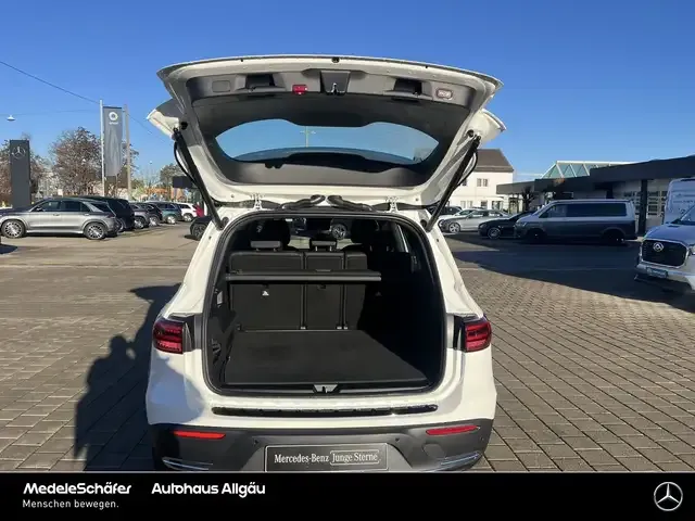 Mercedes-Benz EQB 300