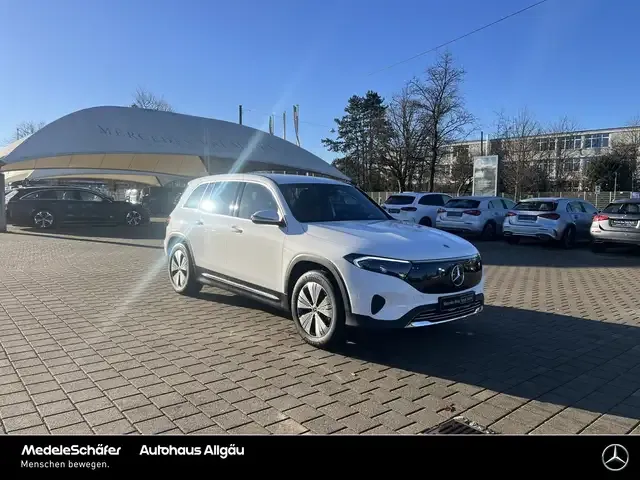 Mercedes-Benz EQB 300