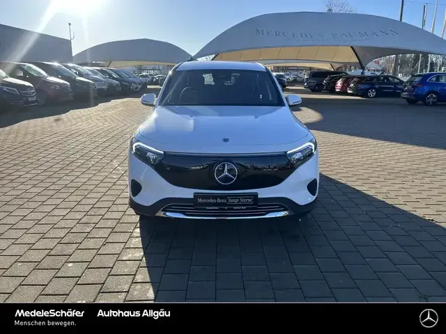 Mercedes-Benz EQB 300
