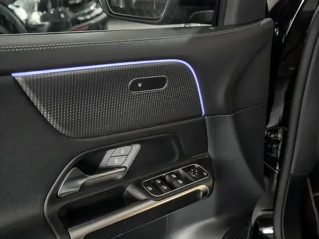 Mercedes-Benz GLB 200