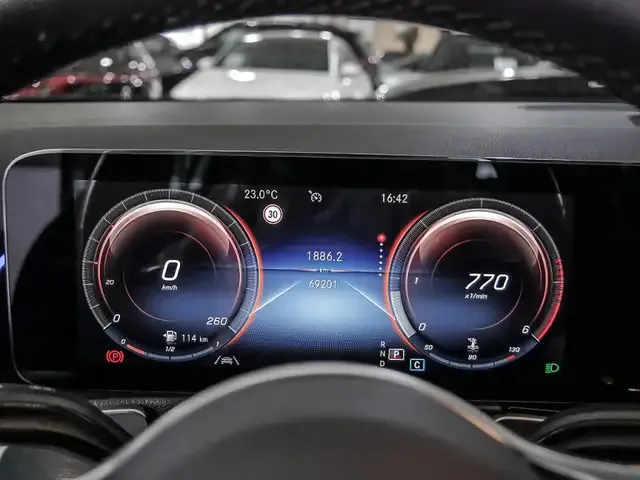 Mercedes-Benz GLB 200