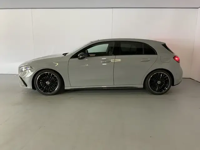 Mercedes-Benz A 220