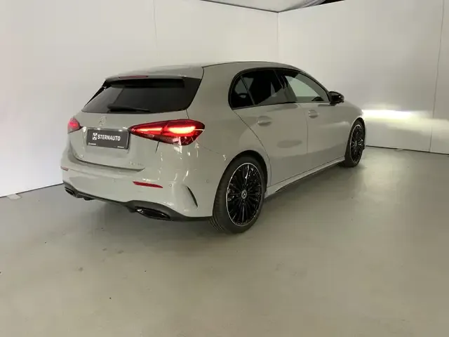 Mercedes-Benz A 220