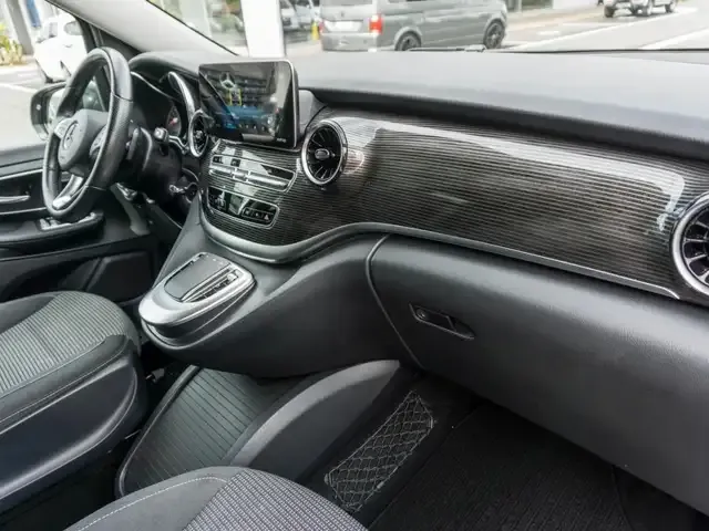 Mercedes-Benz V 250