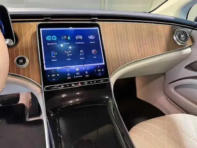 Mercedes-Benz EQS