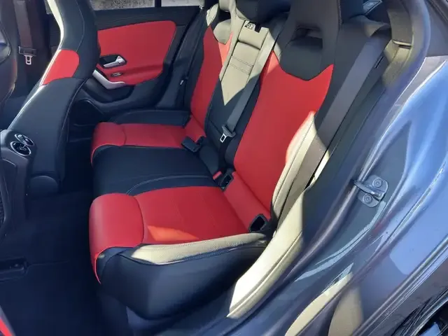 Mercedes-Benz CLA 220