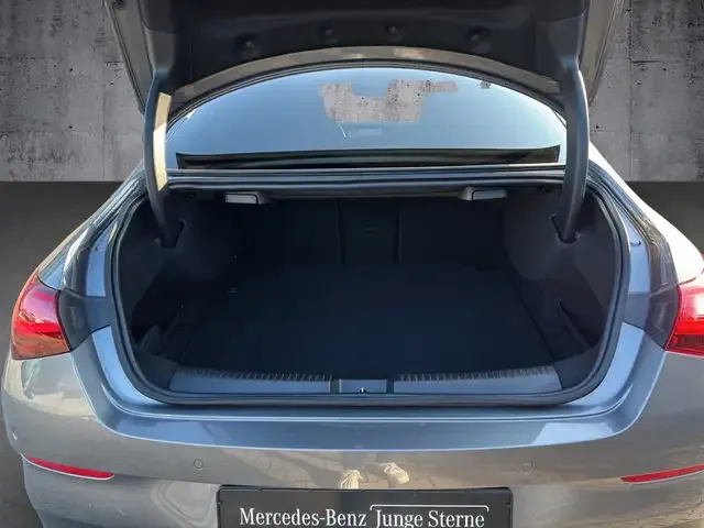 Mercedes-Benz CLA 220