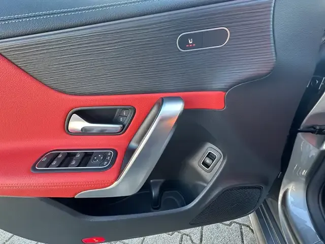 Mercedes-Benz CLA 220
