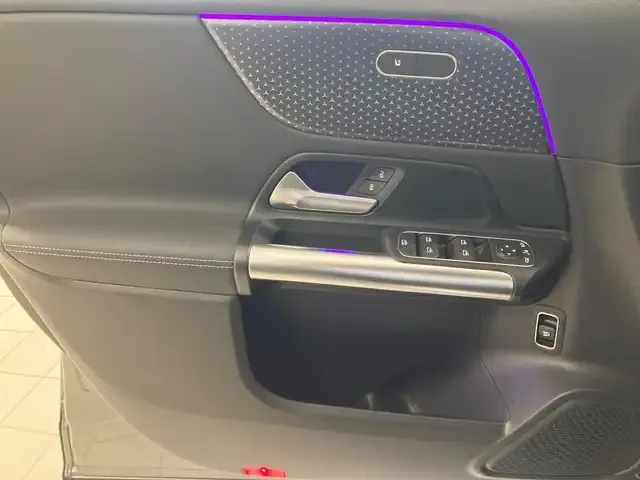 Mercedes-Benz GLA 180