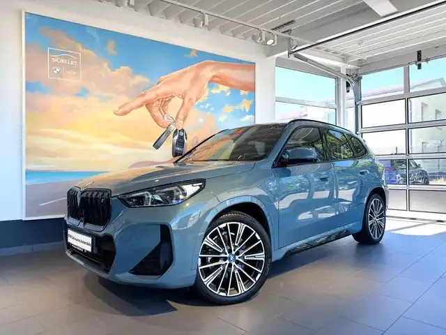 BMW iX1