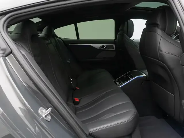 BMW M850