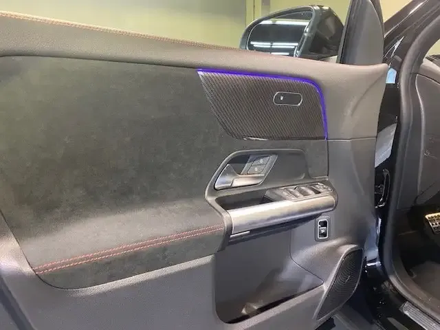 Mercedes-Benz GLA 220