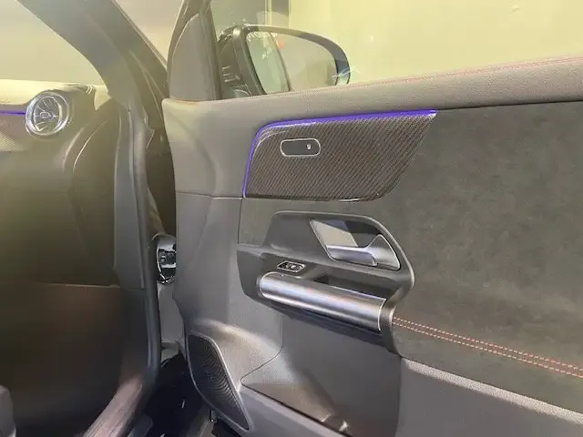 Mercedes-Benz GLA 220