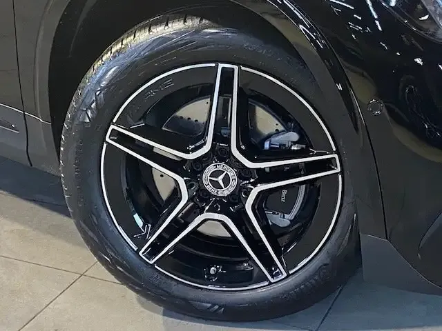 Mercedes-Benz GLA 220