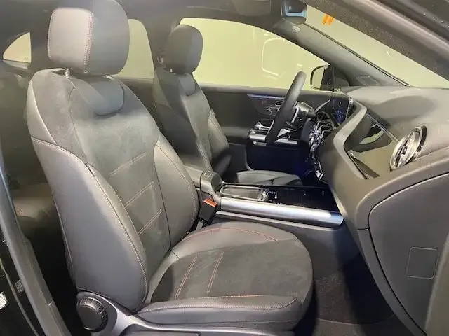 Mercedes-Benz GLA 220